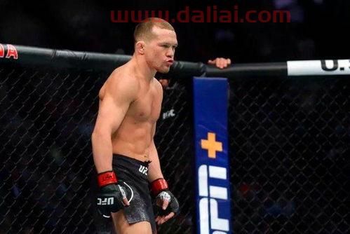 ufc花脖子训练视频,ufc彼得严脖子上戴的是什么