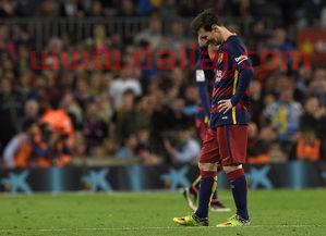 内马尔被欺负梅西怒推对手是哪一场(内马尔被揍梅西是哪一集)